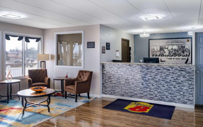 Super 8 By Wyndham Owatonna
