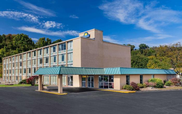 Days Inn by Wyndham Cambridge