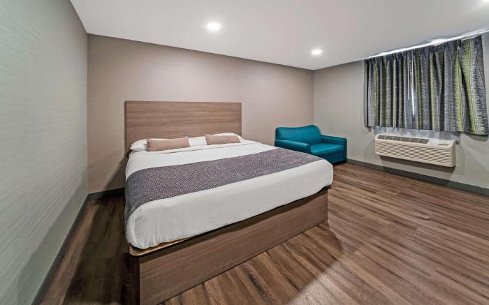 Americas Best Value Inn Foxboro