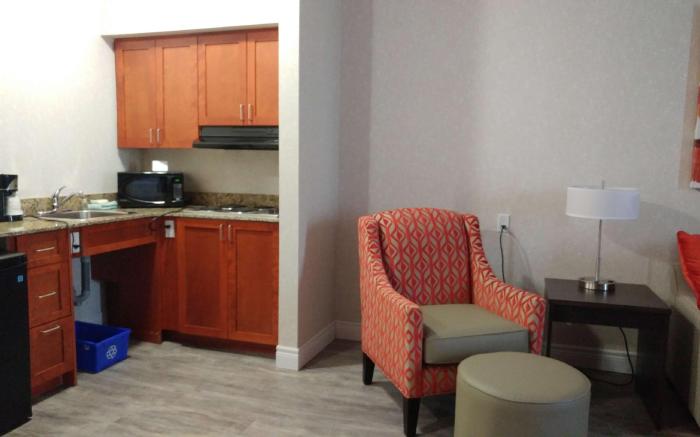 Best Western Plus Rose City Suites
