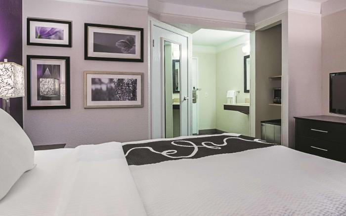 La Quinta Inn & Suites by Wyndham Detroit Utica