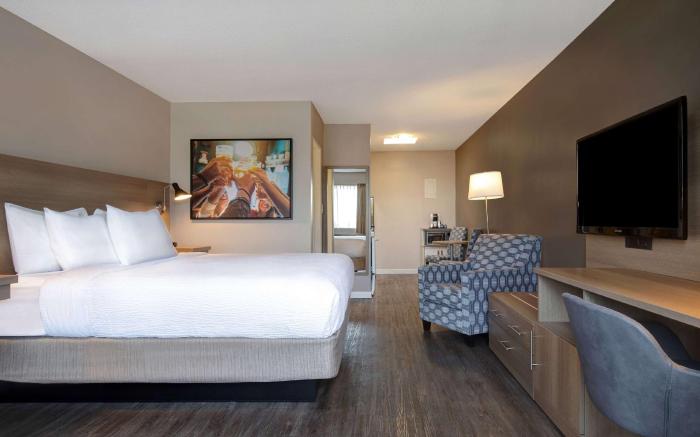 Days Inn by Wyndham Victoria Uptown