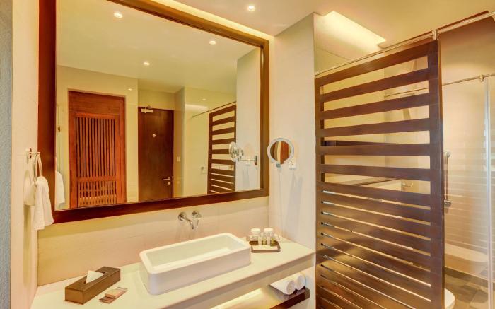 DoubleTree by Hilton Weerawila Rajawarna Resort