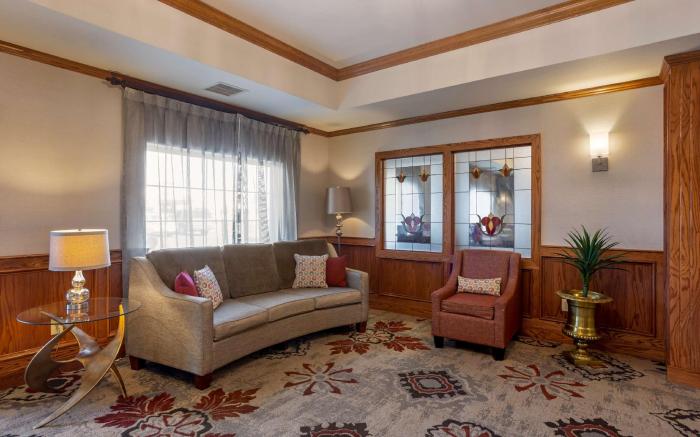 Best Western Plus Capital Inn