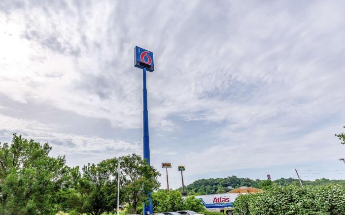 Motel 6 Caseyville, IL