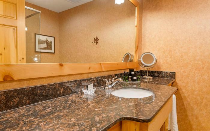 Best Western Premier The Lodge on Lake Detroit