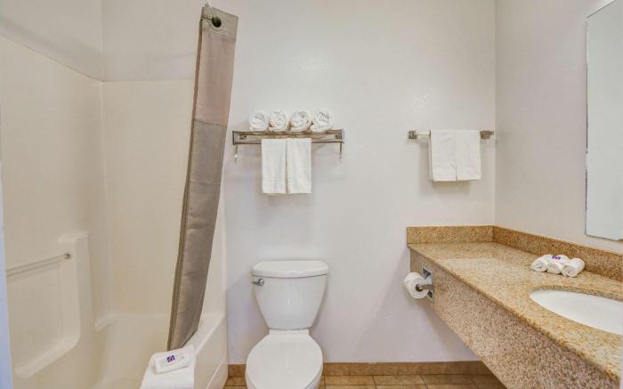 Studio 6  Opelika, AL - Auburn Al
