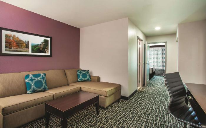 La Quinta Inn & Suites by Wyndham Russellville