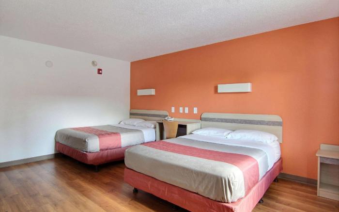 Motel 6 Middleburg Heights, OH - Cleveland