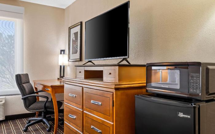 Days Inn by Wyndham Black River Falls