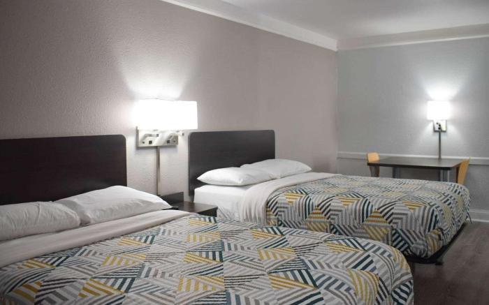 Motel 6 Hazelwood, MO