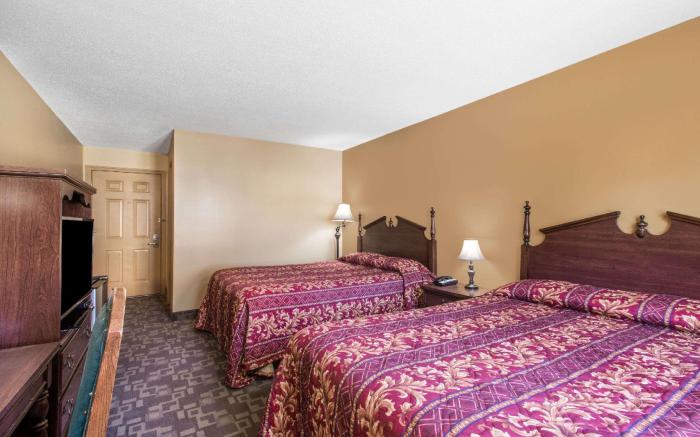 Knights Inn - Hadley MA