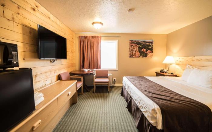 Red Ledges Inn