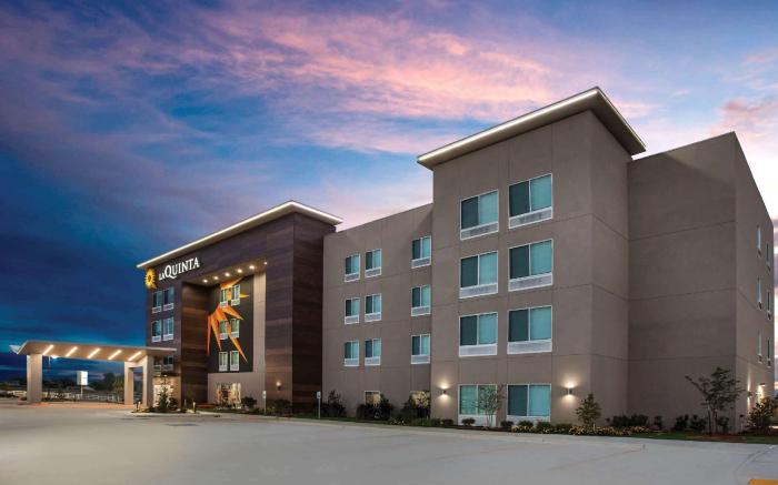 La Quinta Inn & Suites by Wyndham Owasso