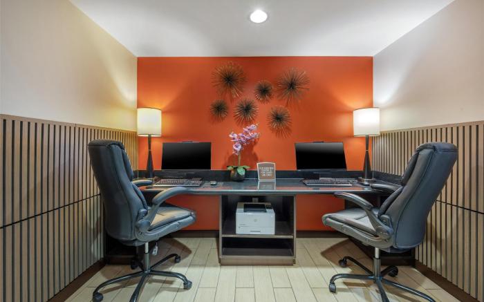 Best Western Plus College Park Hotel