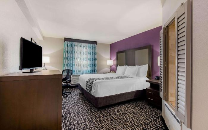 La Quinta Inn by Wyndham West Long Branch/NJ Shore Area