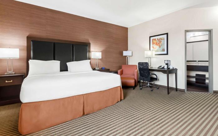 Best Western Plus Fergus Hotel