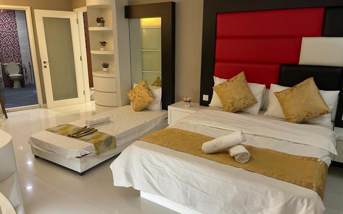 Riverbank Suites Unit 805