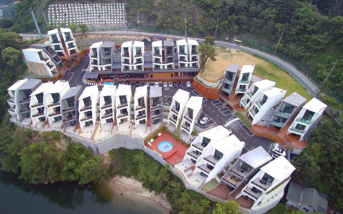 W Jiwoo Resort