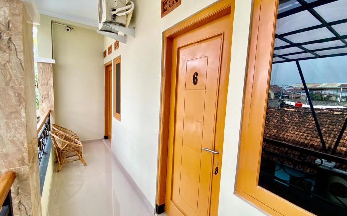 MADINA GUEST HOUSE Syariah near Gembira Loka Zoo Yogyakarta Mitra RedDoorz