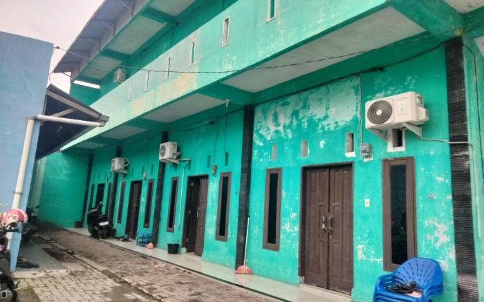 SPOT ON 92839 Nany Asoka Syariah Near Anyong Cafe Studio
