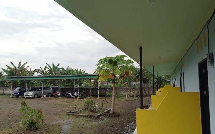 Hotel O Penginapan 3 Bersaudara Near Pasar Sengkol