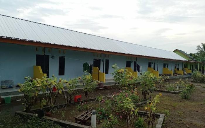 Hotel O Penginapan 3 Bersaudara Near Pasar Sengkol
