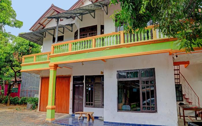 SPOT ON 92856 Home Stay Syariah Aom Kusman