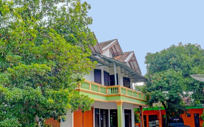 SPOT ON 92856 Home Stay Syariah Aom Kusman