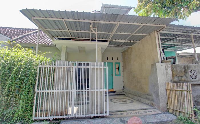 OYO 92825 Kamar Lombok
