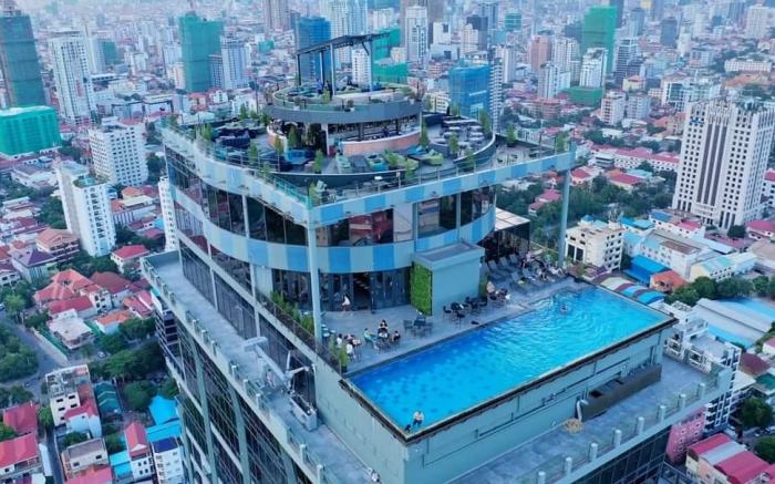 Penthouse 2 Bedroom 1 Bathroom Condo in Phnom Penh