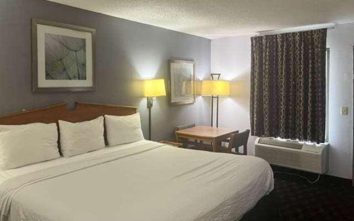 Studio 6  Suites Louisville, KY - Airport Expo Center