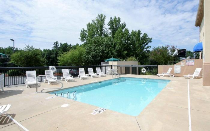 Country Inn & Suites by Radisson, Shelby, NC