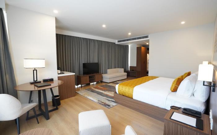 THE CAPITAL HOTEL