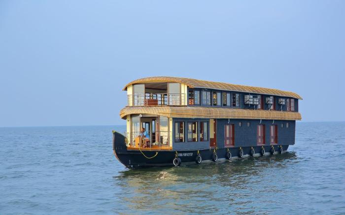 Cosy Houseboats