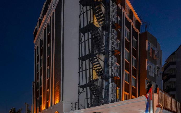 DIAMOND luxury HOTEL