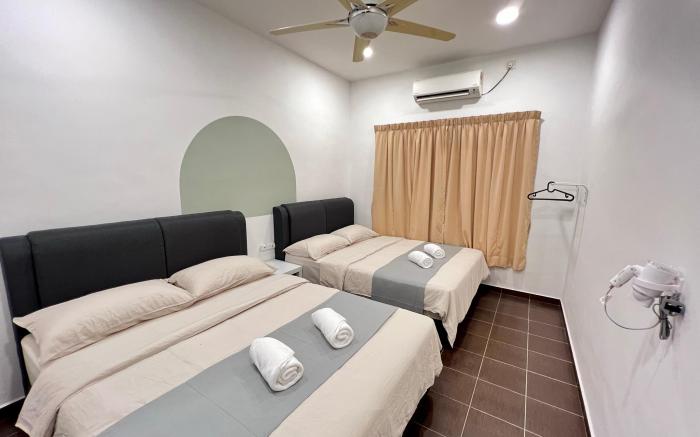 Yolo 10PAX CentralTown in AirPutih, PS4, Netflix