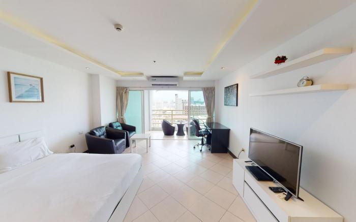 View Talay 6 Pattaya Beach Condominium by Honey