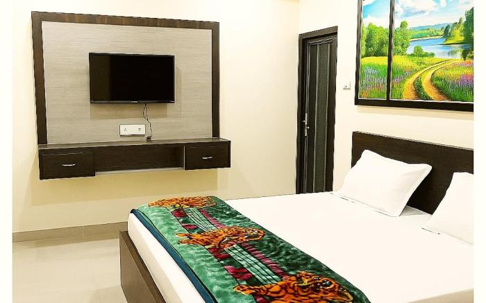 Goroomgo Banaras Residency Varanasi