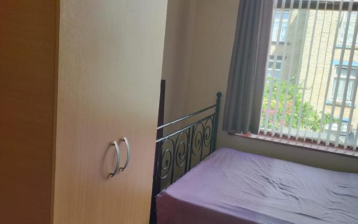 Paradise Apartment - Female Only
