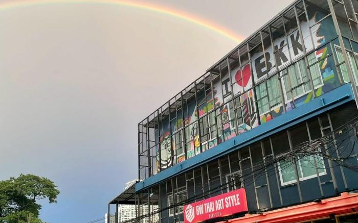 BW thai art style hotel