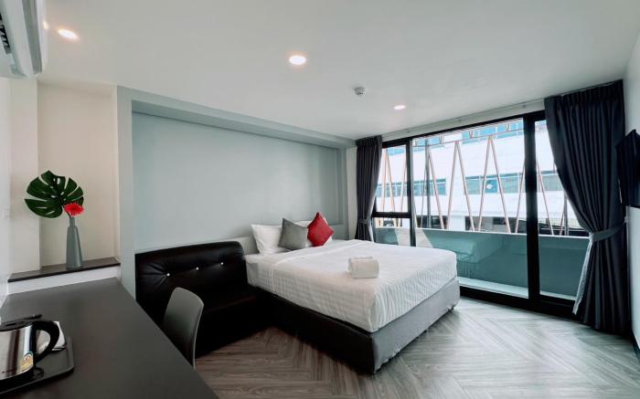 14 Sathorn hotel - No Parking