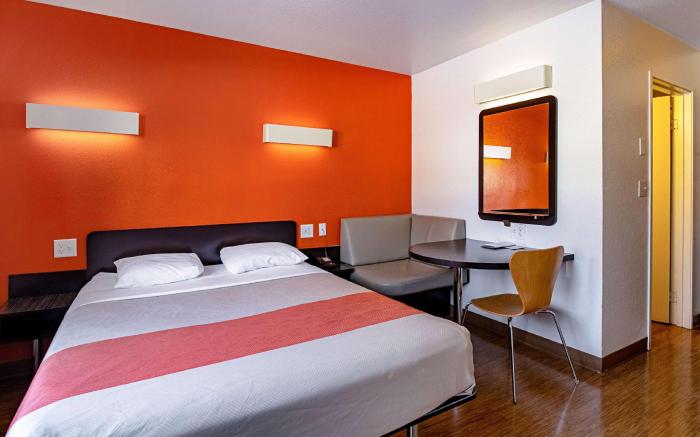 Motel 6 Palatine, IL - Chicago Northwest