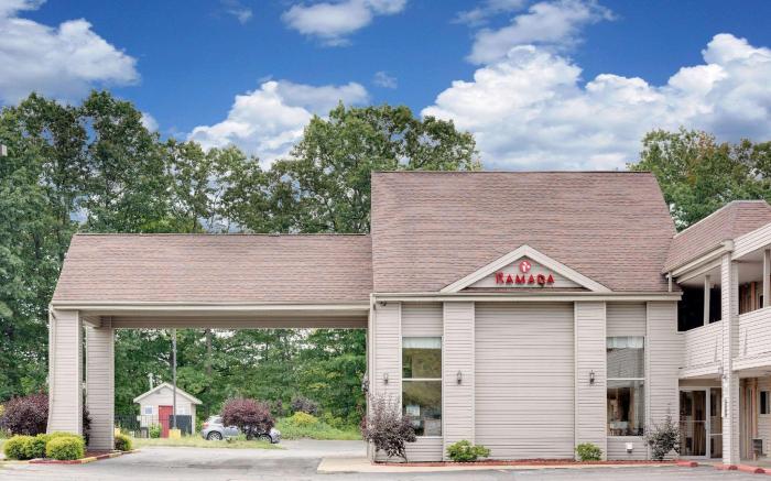 Ramada by Wyndham Cleveland Airport West