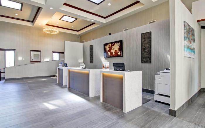 Coast West Edmonton Hotel & Conference Centre