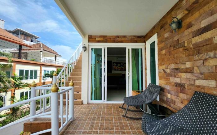 Downtown 6-bedroom pool villa, near the beach