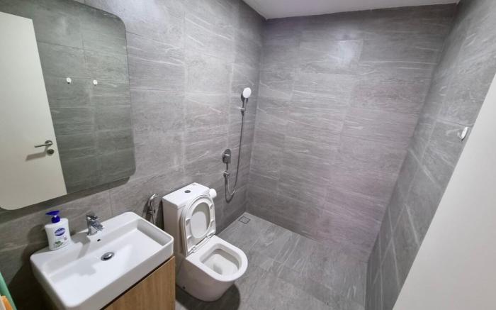REVO near Pavilion2 Stadium Bukit Jalil 4-5pax