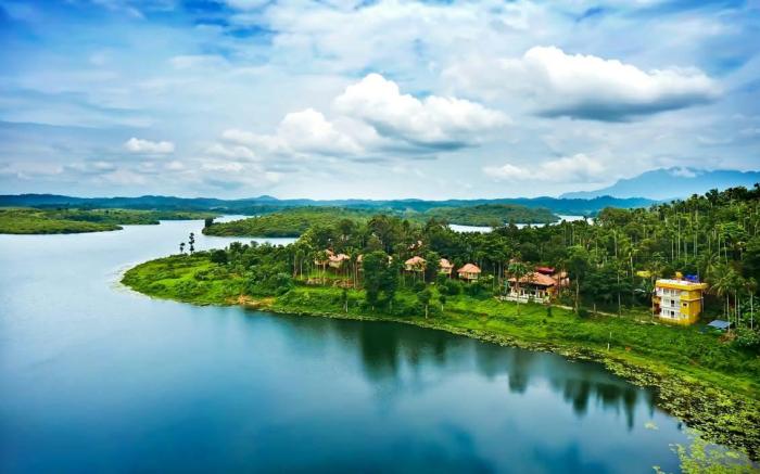Karapuzha Village Resort