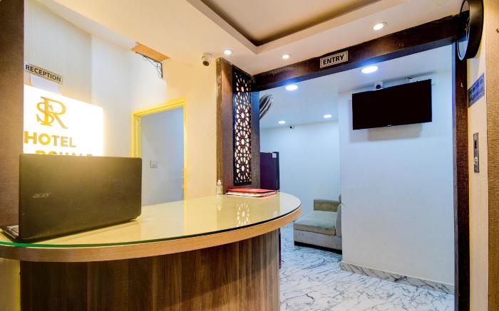 Hotel O S R Royale
