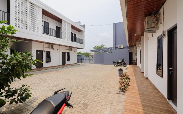 RedDoorz Plus Syariah near Mall Boemi Kedaton Lampung